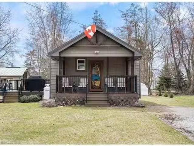 323 Erie Boulevard, Long Point, ON, N0E 1M0 house for sale.