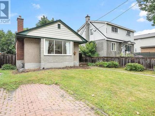 323 Lanark Avenue N, Ottawa, ON, K1Z 6R6 house for lease | Listing ID X13486 | Royal LePage