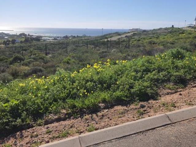 323 m² Land available in St Helena Views