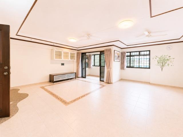 323 Sembawang Close HDB Apartment For Sale, $628,000, 3 Bed 2 Bath 1,291 sqft $486.00 psf