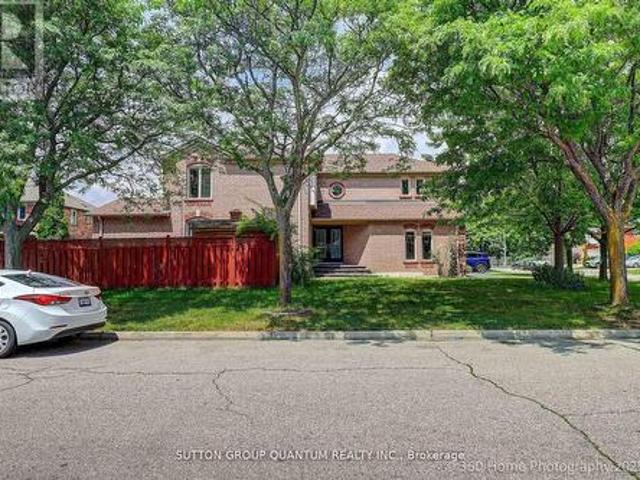 3246 Fanleaf Drive, Mississauga, ON, L5N 7C9 house for sale | Listing ID W13024 | Royal LePage