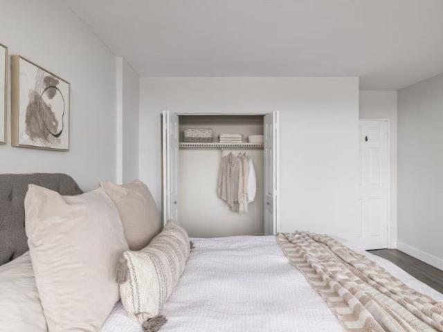 324 Cambridge Street N 1 Bedroom Apartment for Rent at 324 Cambridge St N, Ottawa, ON K1R 7B5 Centretown West