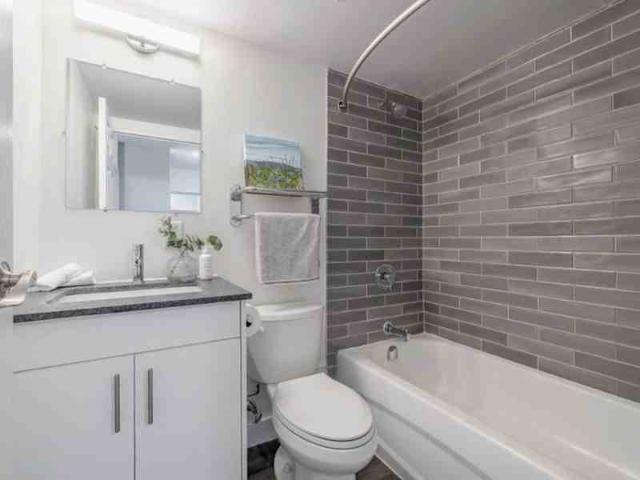 324 Cambridge Street N 1 Bedroom Apartment for Rent at 324 Cambridge St N, Ottawa, ON K1R 7B5 Centretown West