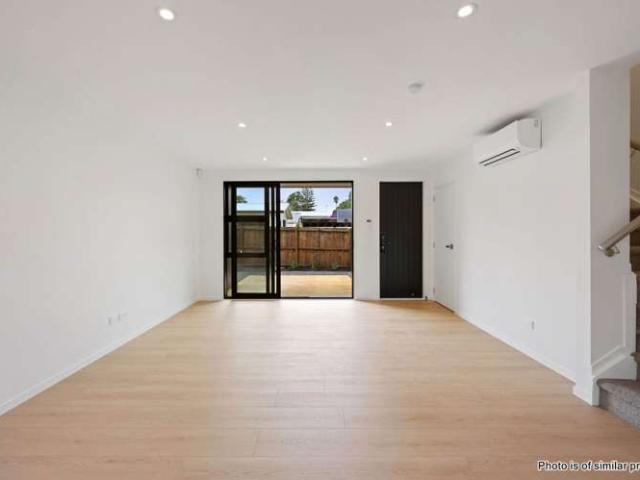 3/24 Leonard Road, Mt Wellington, Auckland City