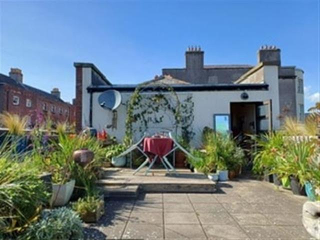 325,000 | Apartment 2, Henrietta Street, Dublin 1 Ray Cooke Auctioneers 5011 MyHome. Ie Residential