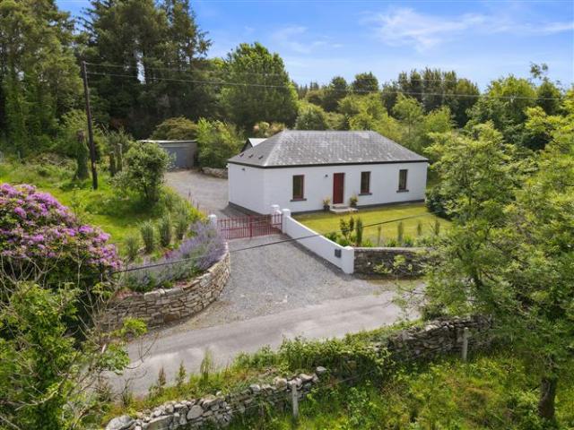 325,000 | Balloor, Kiltimagh, Co. Mayo Sherry FitzGerald Hanley 5007 MyHome. Ie Residential