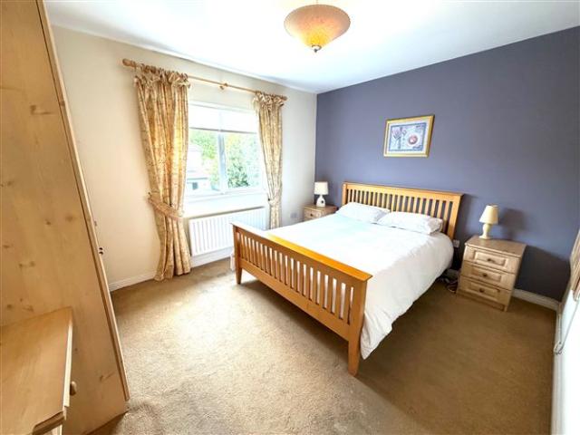 325,000 | 10 Linnetsfield Close, Clonee, Dublin 15 O'Connell Properties 4995 MyHome. Ie Residential
