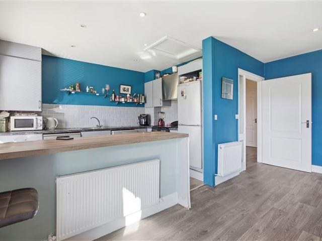 325,000 | 11 Ridgewood Grove, Swords, County Dublin PropertyTeam Paul Reddy 4998 MyHome. Ie Residential