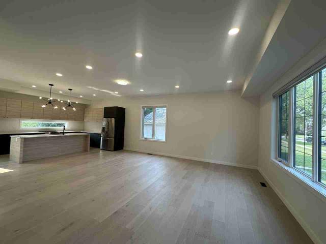 325 Lockwood Street 4 Bedroom Apartment for Rent at 325 Lockwood St, Winnipeg, MB R3N 1S3 Sir John Franklin