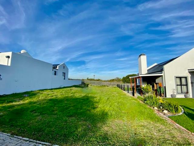 325 m² Land available in Franskraal