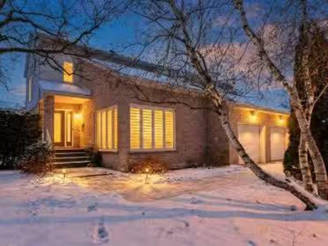 325 Rue Gouin, Saint Bruno De Montarville, QC, J3V 6C8 house.