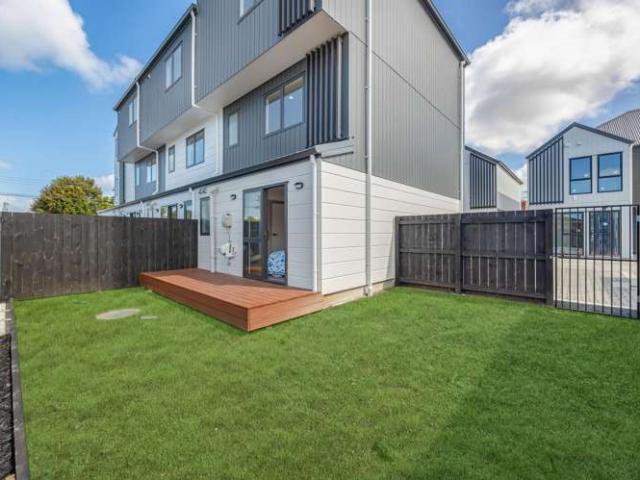 3/25 Taikata Road, Te Atatu Peninsula, Waitakere City