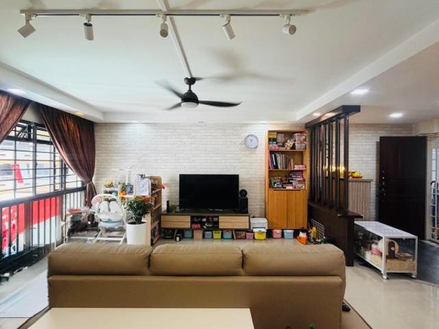 325C Sengkang East Way HDB Apartment For Sale, $668,000, 3 Bed 2 Bath 1,184 sqft $564.00 psf