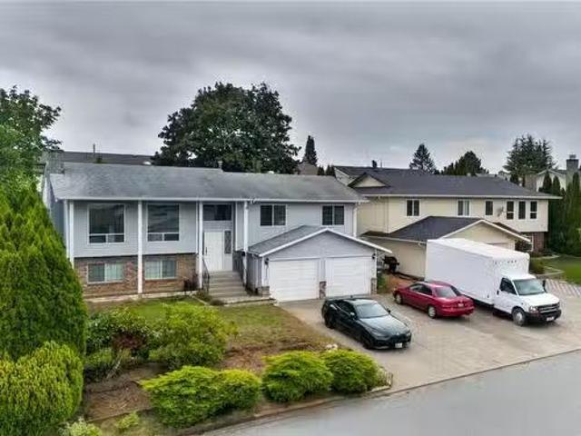 32643 Chehalis Drive, Abbotsford, BC, V2T 4Y7 house for sale.