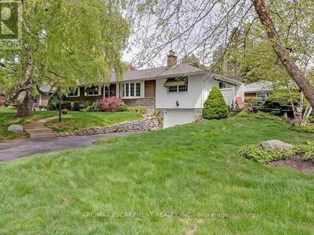 327 Strathcona Drive, Burlington, ON, L7L 2E2 house for sale | Listing ID W12150 | Royal LePage