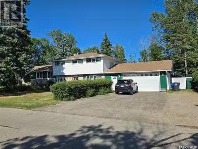 327 Russell Street, Stoughton, SK, S0G 4T0 house for sale L.