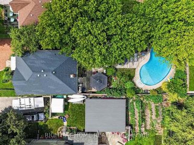 327 Wellington Street, St. Thomas, ON, N5R 2T2 house for sale | Listing ID X13600 | Royal LePage