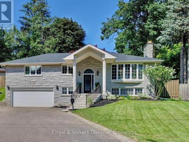 3281 Flanagan Crescent, Mississauga Erindale, ON, L5C 2M7 house for sale | Listing ID W13638 | Royal LePage