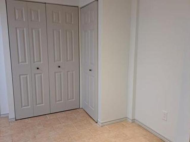 3281 Sunlight Street, Mississauga, ON, L5M 0G7 house for lease | Listing ID W13475 | Royal LePage