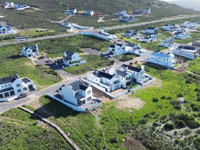 328 m² Land available in St Helena Views