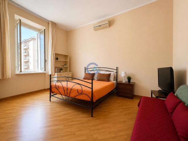 3295 Stanza In appartamento in affitto a Catanzaro Lido Casciolino