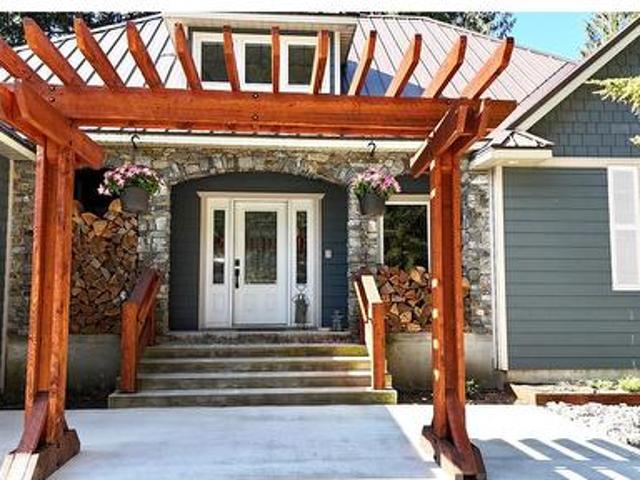 3297 Back Road, Revelstoke, BC, V0E 2S0 house for sale | Listing ID 10344 | Royal LePage