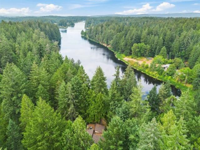 3293 Mcguire Way, Ladysmith, BC, V9G 1C4 house for sale | Listing ID 1044 | Royal LePage