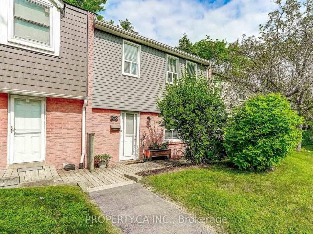 32 1050 Shawnmarr Road, Mississauga | 3Beds/2Bath, Townhouse, $699,000 | Condos. Ca