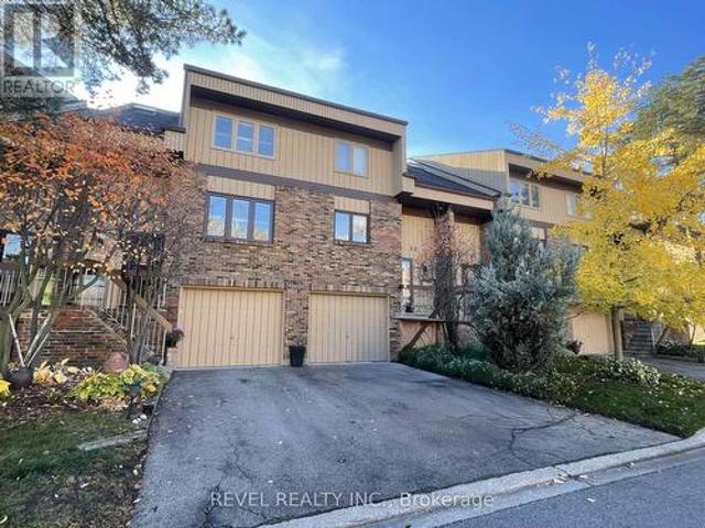 32 178 Scott Street, St. Catharines, ON, L2N 6Y5 townhouse for sale | Listing ID X12006 | Royal LePage