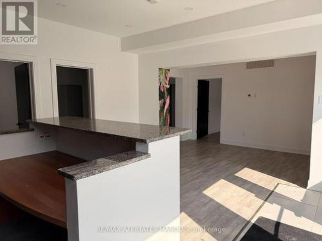 32 34 Market Street N, Smiths Falls, ON, K7A 2E6 commercial for lease | Listing ID X13669 | Royal LePage