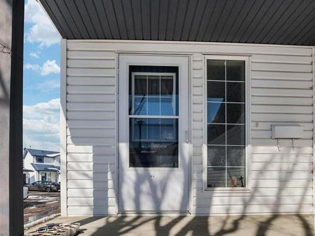 32 3 Grove Meadow Drive, Spruce Grove, AB, T7X 4L9 townhouse for sale | Listing ID E4434 | Royal LePage