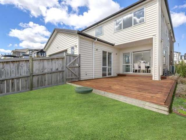 32 Tannaghmore Drive, Flat Bush, Manukau City