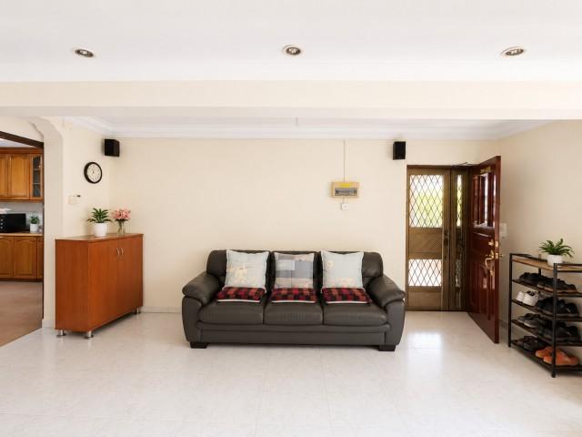 32 Teban Gardens Road HDB Apartment For Sale, $460,000, 3 Bed 2 Bath 1,066 sqft $432.00 psf