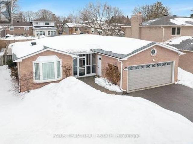 32 Trillium Crescent, Barrie, ON, L4N 5K3 house for sale | Listing ID S11996 | Royal LePage