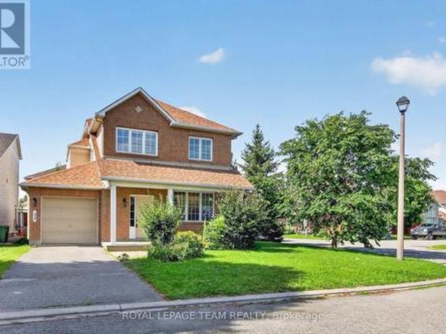32 Vistapointe Drive, Ottawa, ON, K2G 6N3 house for sale | Listing ID X13589 | Royal LePage