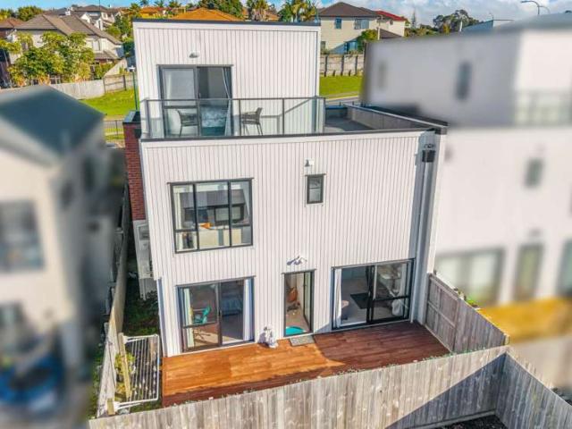 32 Waihou Crescent, Albany, North Shore City