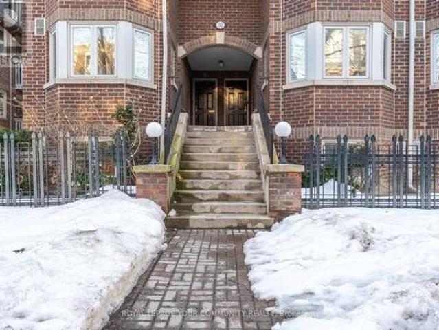 32 A Massey Street E, Toronto, ON, M6J 3T7 townhouse for sale | Listing ID C12003 | Royal LePage