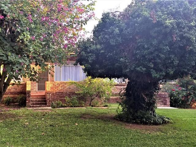 32 Bed House in Jan Kempdorp