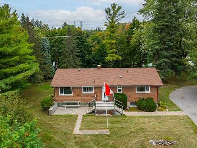3+2 Bedrooms In Ajax