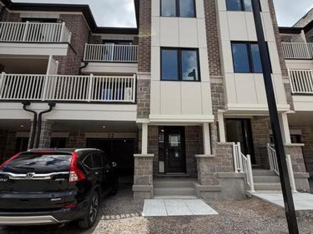 32 Canyon Drive, Kitchener, ON, N2R 0V9 house for lease | Listing ID X13470 | Royal LePage