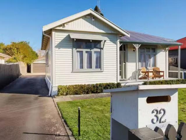 32 Colombo Street, Hokowhitu, Palmerston North City For Sale