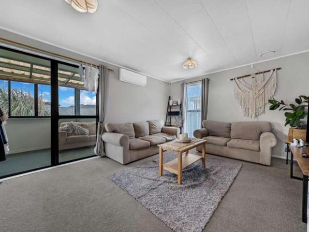 32 Clendon Avenue, Papatoetoe, Manukau City
