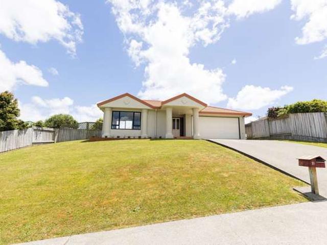 32 Dahlstrom Grove, Kelvin Grove, Palmerston North City