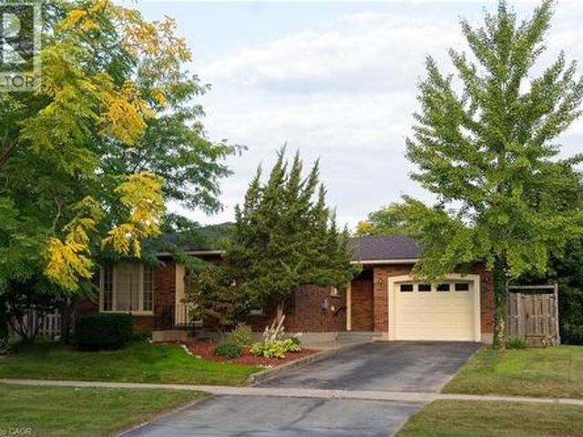 32 Donly Drive N, Simcoe, ON, N3Y 4Z8 house for sale | Listing ID 40834 | Royal LePage