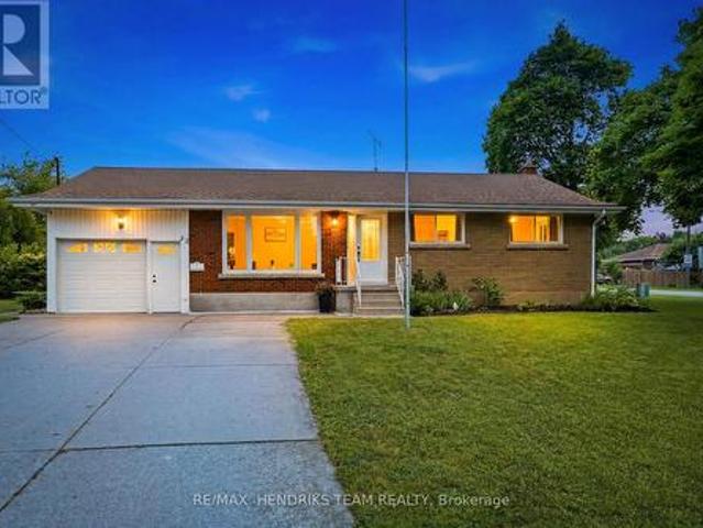32 Hanson Drive, St. Catharines Bunting/Linwell, ON, L2M 2X1 house for sale | Listing ID X13538 | Royal LePage