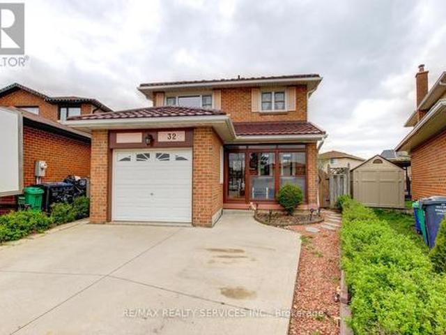 32 Helios Place, Brampton, ON, L6Z 2B2 house for sale | Listing ID W12256 | Royal LePage