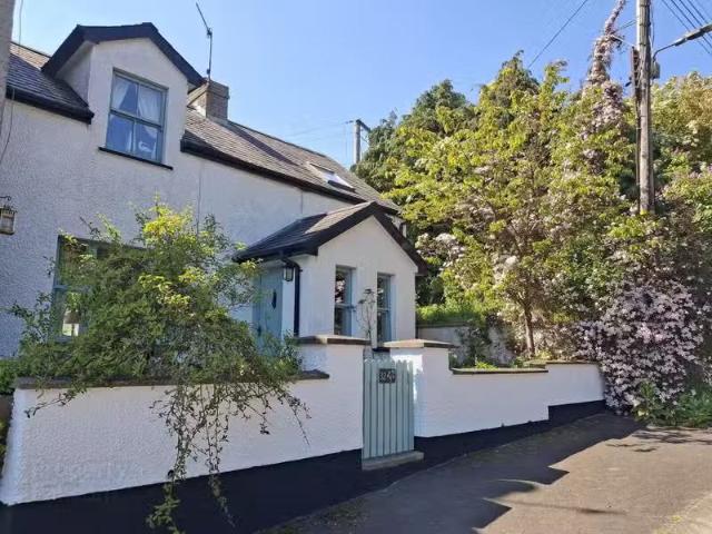 32 Hillhead Road