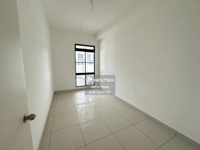 32, Jalan Besi 7, Taman Sri Putri, Skudai, Johor 2 Storey Corner Lot