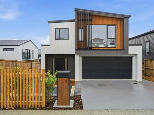32 Kumukumu Road, Long Bay, North Shore City