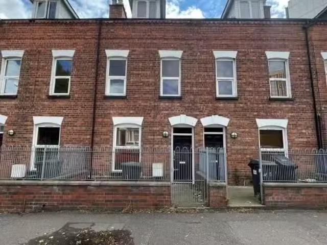 32 Lisburn Road